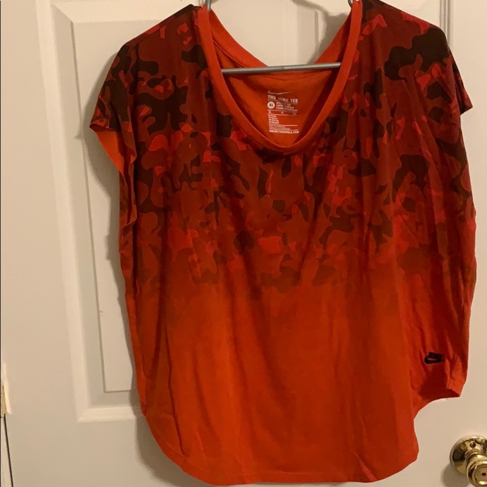Nike red camo tee